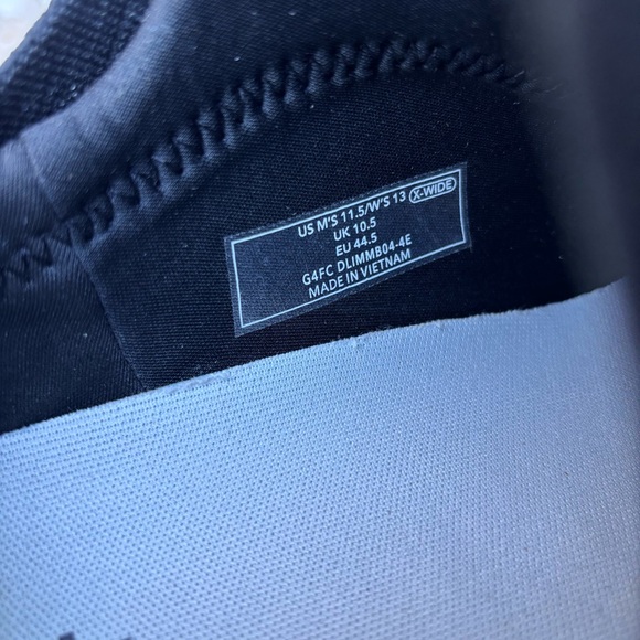 Kizik Lima knit slip-on sneakers in black